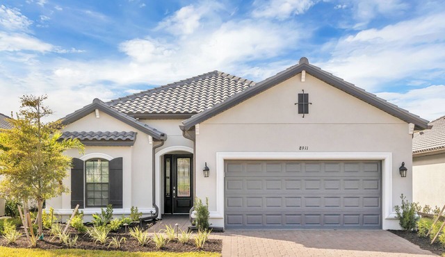 Professionally decorated 3/3 home in Esplanade Golf and Country Club Naples