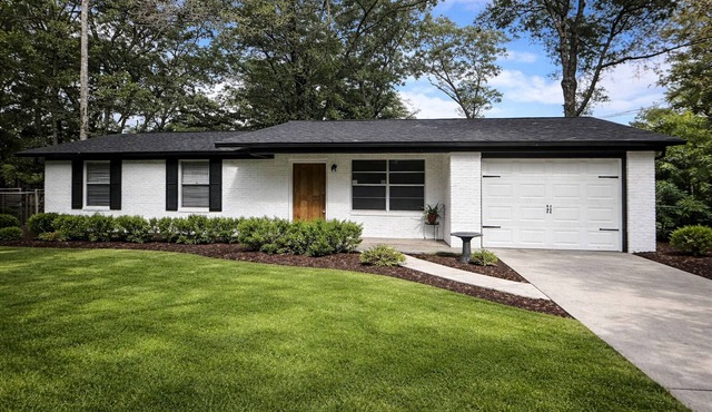 Rainbow river retreat-Spacious 3 bedroom home on oversize lot. Bring your boat!