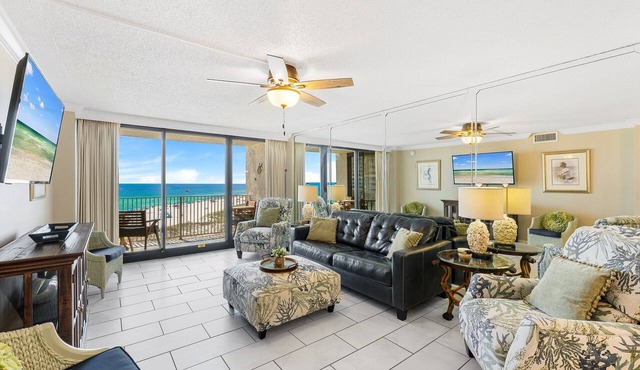Relaxed Beachfront Comfort with Beautiful Gulf Views