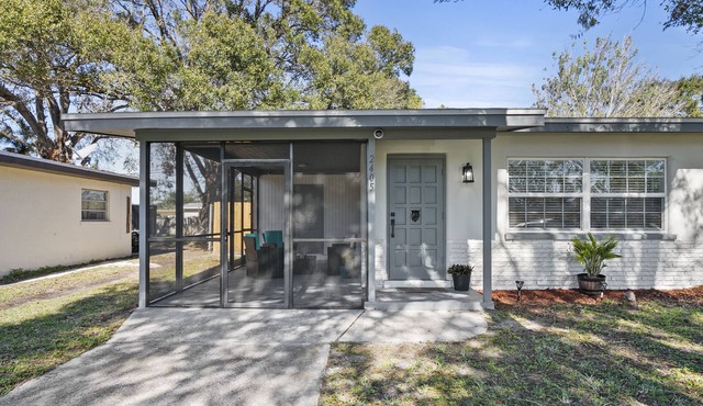 Relaxing West Bradenton Home 4 Bed/2 Bath/Close To Various Beaches/Ideal Area
