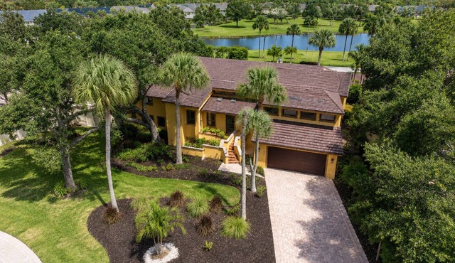 Renovated 3/3.5 Pool home, Private Beach Access