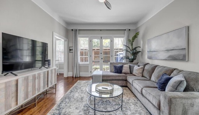 Renovated Apt - Blocks from Shoppes of Avondale
