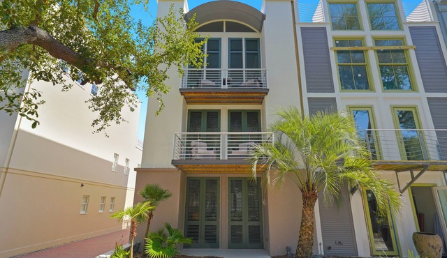 Renovated Luxury Townhome On Ruskin Park in SeasideFL- 3 King Suites