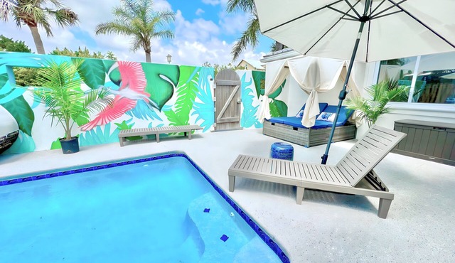 🌴 Resort-Style Pool 🌴 Walk to Beach 🏖️ 3 King Bedrooms 🕹️ Arcade Games