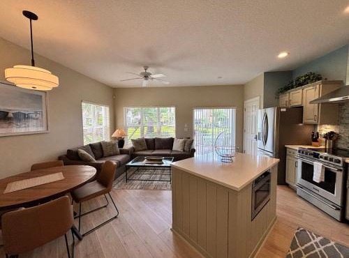 Right Direction Rentals 2 Bedroom Villa 9981