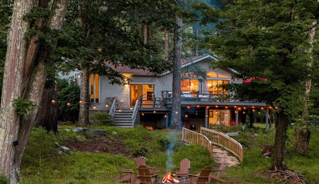 Riverfront Retreat | Hot Tub, Firepit & Pool Table