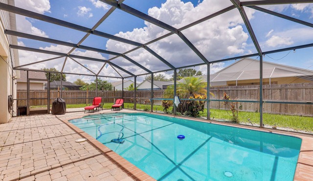 Riverview Home w/Screened Pool ~ 1 Mi to Marina!