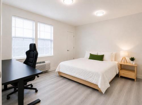 Room with Private Bath Free Parking Easy Access NYC