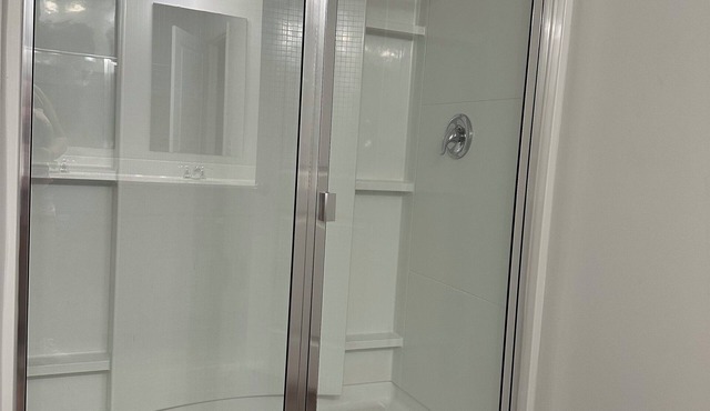 Room with private bathroom for rent for long periods.