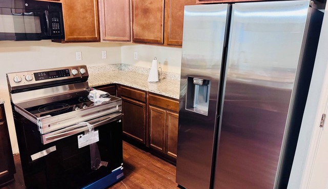 Rooms for Rent – Furnished + WiFi + Utilities Included. Move-In Ready Available
