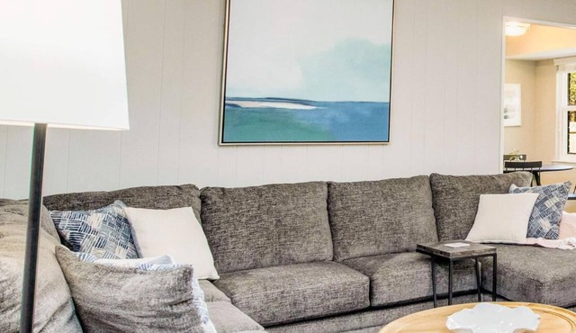 Ruby's Retreat - 🐶Dog Friendly, 🔌EV Charger, near UWF