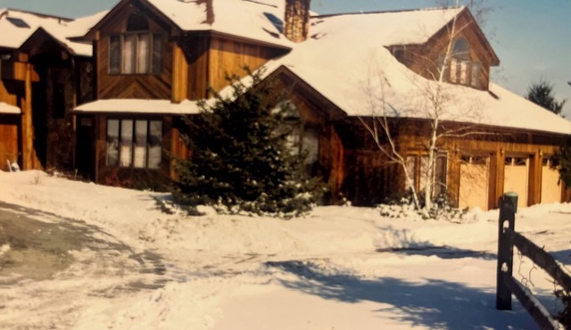 Rustic charming 4 bedroom, 5th bedroom does not have a bed