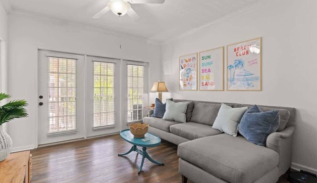 Sable and Sand/Pet-Friendly