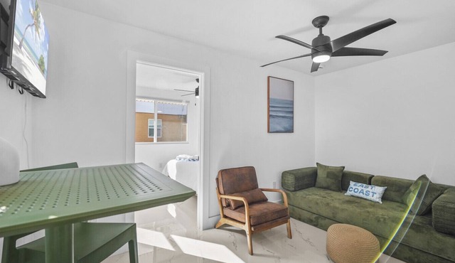 Sage Sands Cottage | Steps to Beach/Pool/Fort Myers Beach Times Square