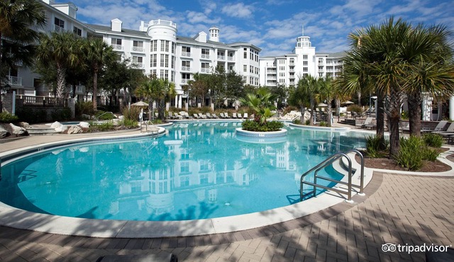 SANDESTIN FLORIDA, 2 BR 3 BATH, GRAND COMPLEX, WALK OUT PATIO, PET FRIENDLY!