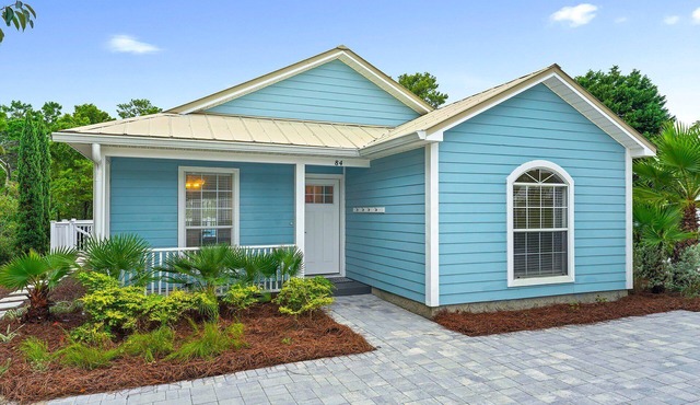 Sandy Daze - Vacation Rental on 30A Close to the Beach with Hot Tub