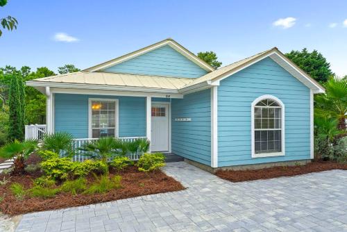 Sandy Daze - Vacation Rental on 30A Close to the Beach with Hot Tub