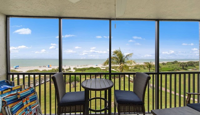 Sanibel 3rd-Floor Corner Retreat—Panoramic Gulf Views, Private Lanai & Direct Beach Access | Remodeled 2BR/2BA | King Suite + Twins | Sleeps 6