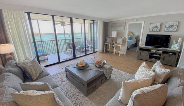 Sanibel Harbour Resort Harbour Tower 814: Renovated waterfront condo with beach, pool, grill
