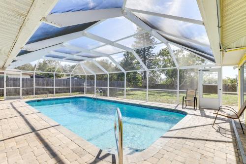 Sarasota Home w/Heated Pool: 3 Mi to Airport!