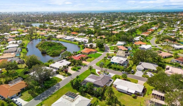 Scenic Getaway Home: 3BR 2Bath Minutes to Beach