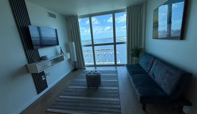 Sea Breeze Skyline Suite