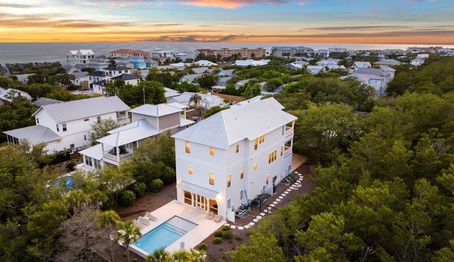 Seacrest Beach House, Pool, LSV, Outdoor Kitchen, Fire Pit, 5 Bikes, Across from