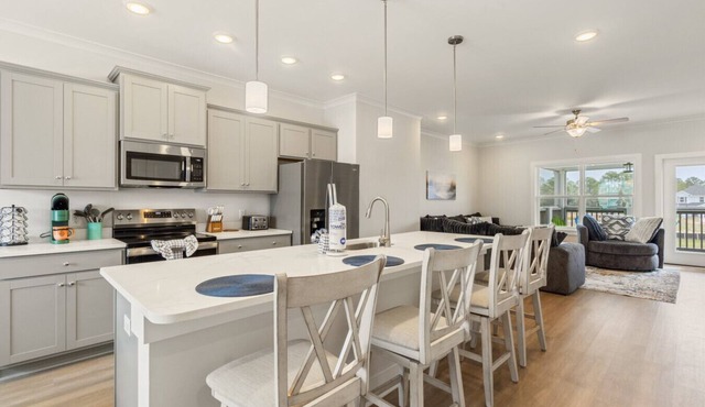 Seagate at Clara Beach Getaway | 3 Bedrooms Sleeps 6