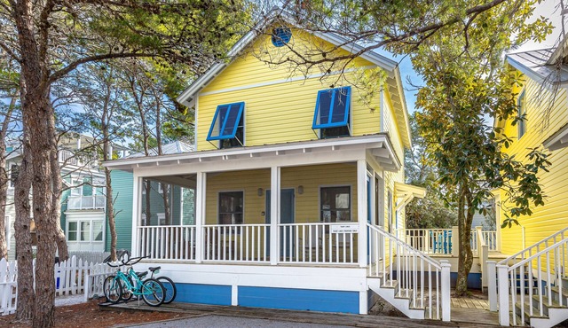 Seaside "Tight Lines" |2BR | Sleeps 4-5 | 2 Bikes | Screened Porch | Pools