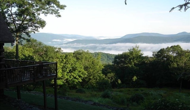 Secluded Catskill Mountain Log Cabin, Breathtaking Vista, Private, Relaxing
