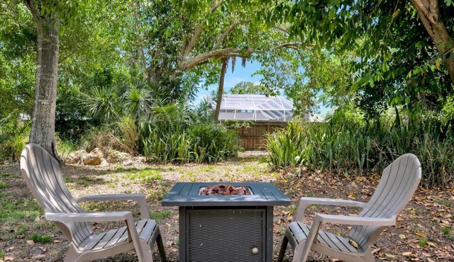 Secluded Cottage - Private BBQ Deck & Firepit