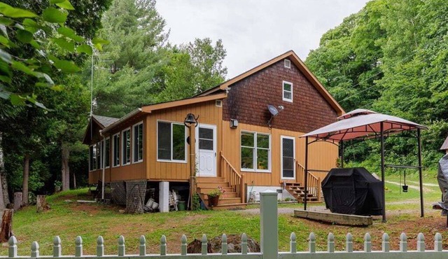 Secluded Waterfront Cabin - Standing Stone Camp