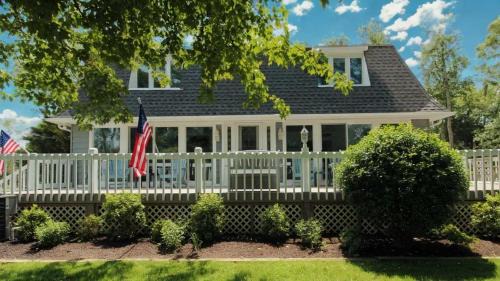 Second Floor Condo - Pool - 4 Bedrooms