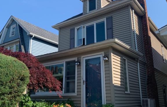 Separate big room near JFK and LaGuardia airport