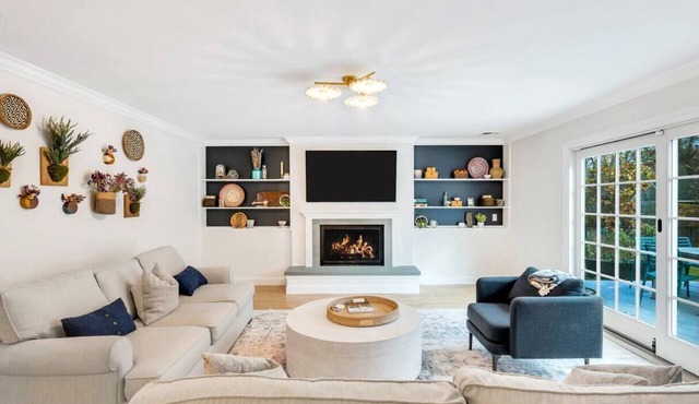 Serene and spacious 5-bedroom home in lovely Mattituck minutes from Love Lane