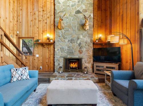Serene Lakeside Cottage Retreat