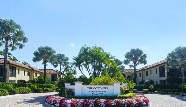 Serene Resort Lifestyle Condo Near Beach & 5th Ave