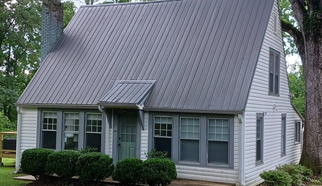 Shady Oaks Charming 2-bedroom cottage in Talladega