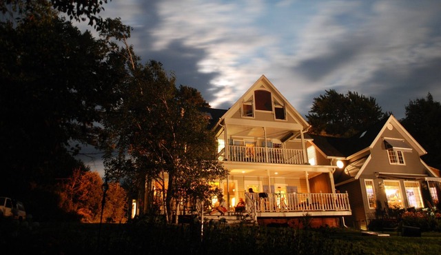 Silver Lake - Charming turn of the century Victorian Cottage - 5 miles to Letch.