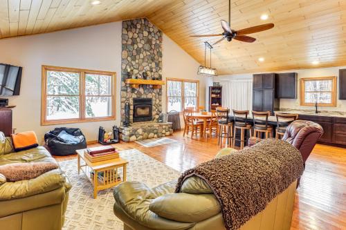 Ski, Hike & Ride On-Site: 80-Acre Retreat in Boon