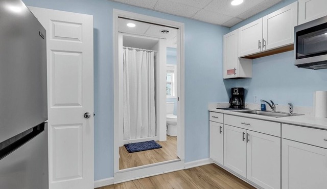 SNOWBIRDS WELCOME! AFFORDIBLE! 1-bdrm efficiency unit in Oceanside Village