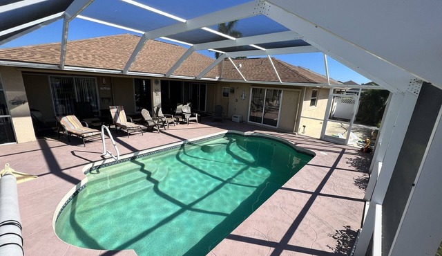 South Facing on the water, Watch the beautiful sunrises & stunning sunsets!
