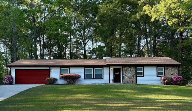 Spacious 3BR Home Minutes from ATL Airport