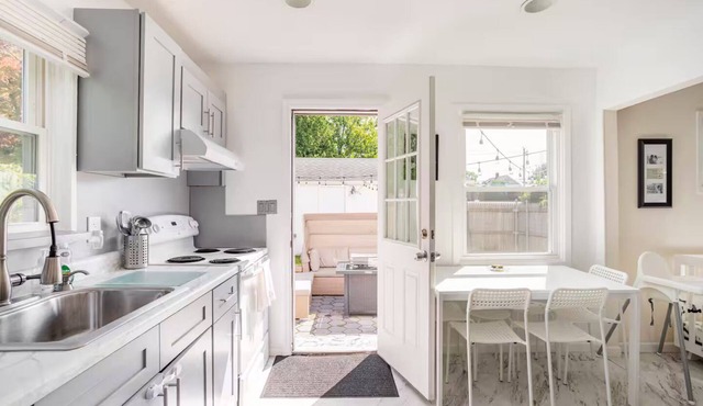 Spacious 3BR Home w/Parking, Backyard, Fire Pit & BBQ