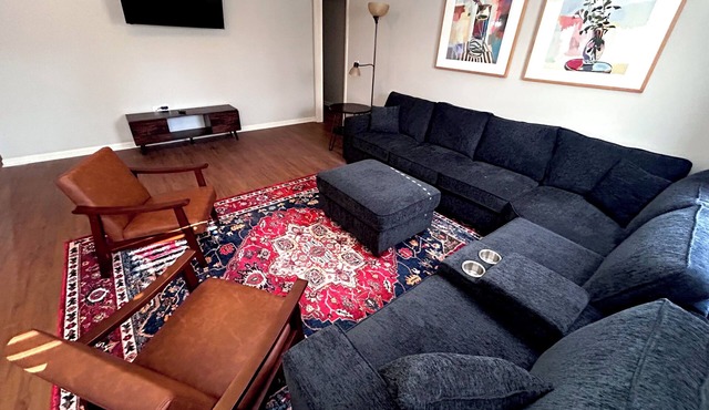 Spacious 4-bedroom house 5 minutes from GSU and close to everything