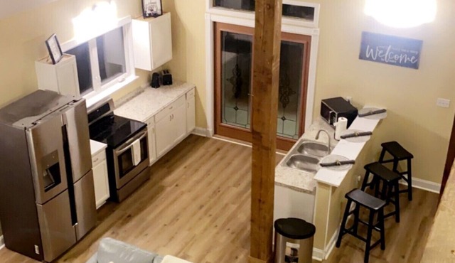 Spacious 4-bedroom house with WiFi and AC in tranquil Ocean Springs