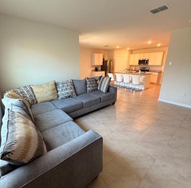 Spacious 4BR Near Lake Nona 30 Min to MCO