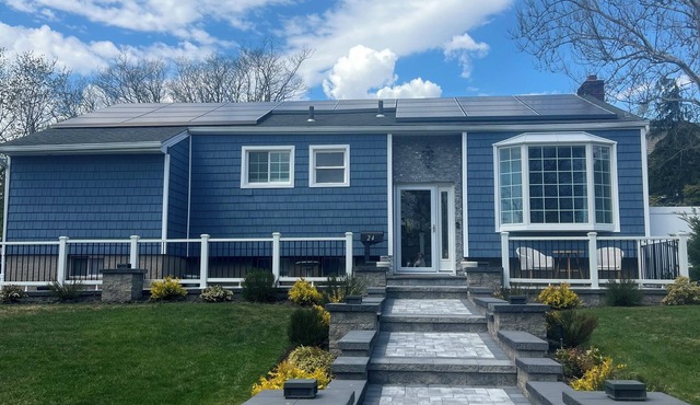 Spacious 5-bedroom house in Farmingdale Village near from Bethpage Black