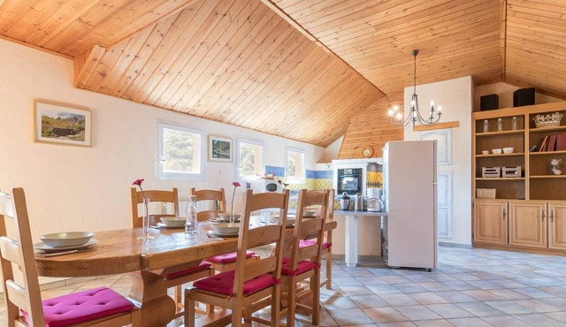 Spacious apartment in Briançon with private garage in Briançon