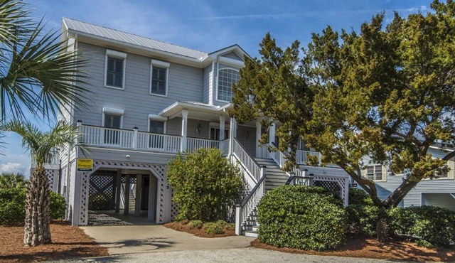 Spacious Beachfront Home on St. Helena Sound; 2 Screened Porches; Sundeck w/Sunset Views